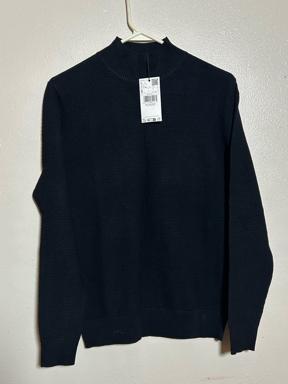 Mango Men's Black Ribbed Turtleneck Sweater